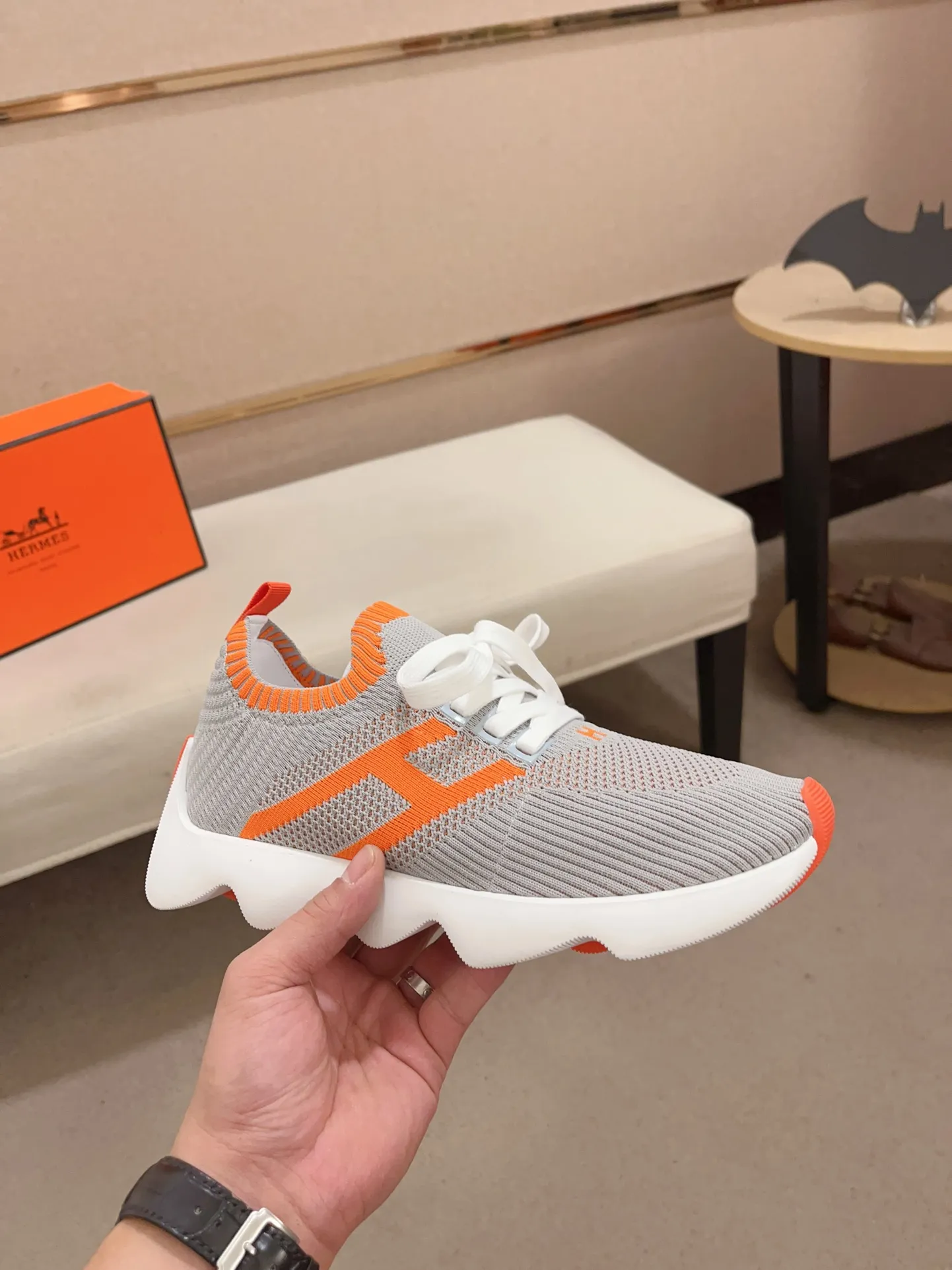 Men's clothing and shoes💰: 420💰《HERMES》【Classic Original Version】Hermès; top 🔝purchasing agent🔍🔍men's latest 🇺🇸 counters are on sale at the same time, original fly-knit fabric imported from Italy is exquisite in workmanship (Italian 🇮🇹Imported water-dyed 🐂cowhide lining) sole: original sole provided by the original factory, ⚠️exclusive double-layer activity·TPR·rubber·combined molded outsole; Code number: 38-44 (45/46 can be customized, non-refundable)